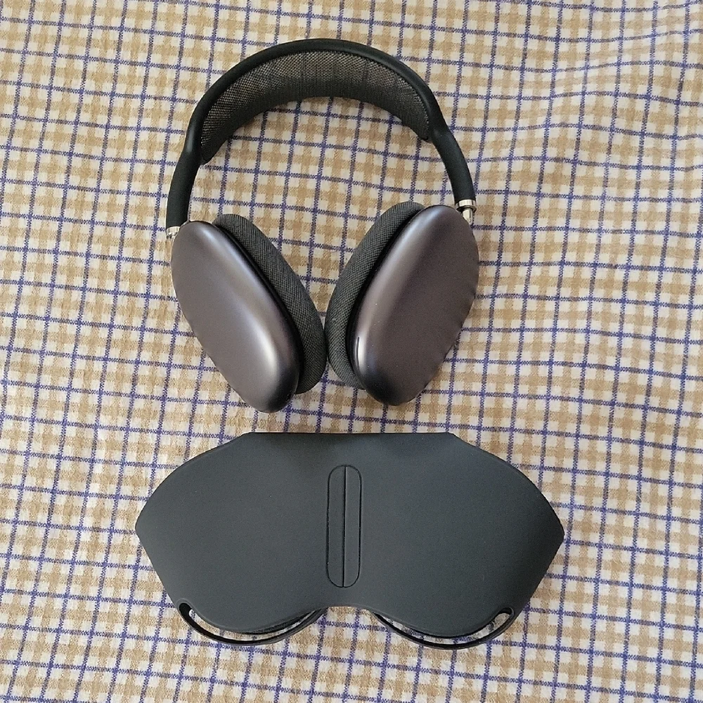 Apple AirPods Max Trade With @poshfriend - Picture 3 of 10